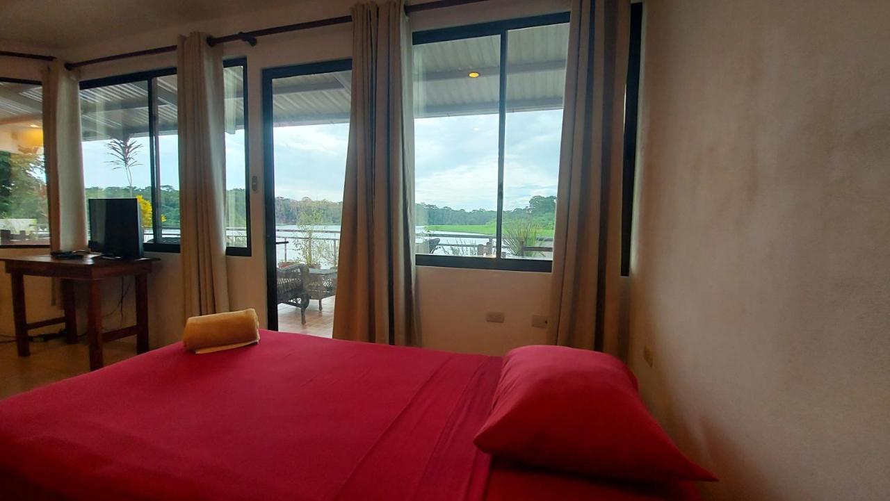 Tortuguero Adventures Guesthouse Bagian luar foto