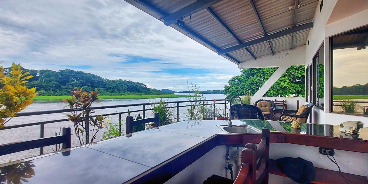 Tortuguero Adventures Guesthouse Bagian luar foto